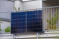 Solarpanel an Balkongeländer